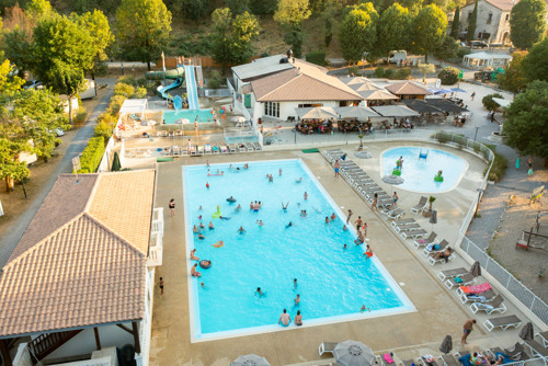 Camping met zwembad in de Ardèche