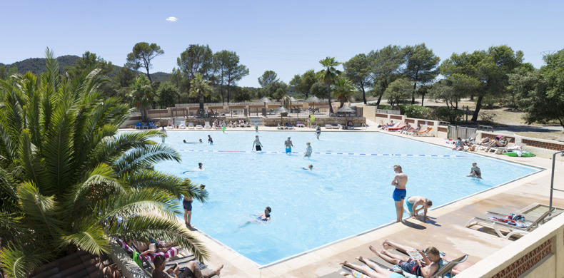 RCN-Domaine-de-la-Noguière-camping-in-de-Provence-zwembad (1)
