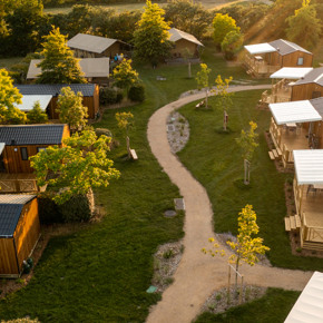 RCN-la-Ferme-du-Latois-camping-in-de-Vendee-luchtfoto-autovrije-wijk (8)