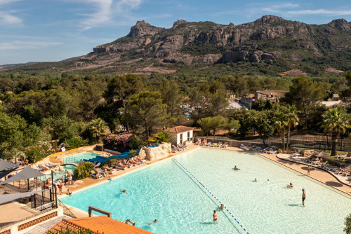 Camping met zwembad in de Provence