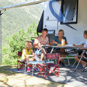 RCN-les-Collines-de-Castellane-camping-in-Verdon-camper (1)