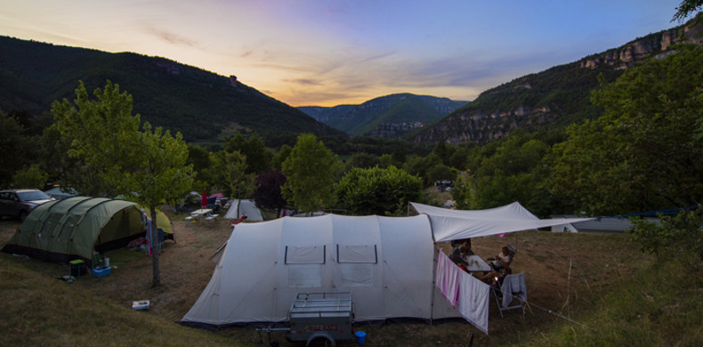 RCN-Val de Cantobre-kampeerplaatsen-in-het-donker (3)