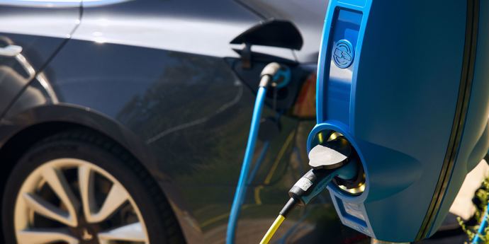 Ladestationen für Autos und Fahrräder Ladestationen für Autos und Fahrräder