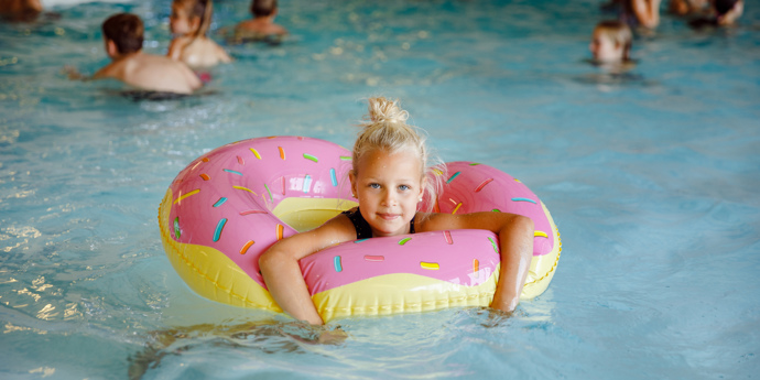 Schwimmen (max. 25 Personen) Schwimmen (max. 25 Personen)