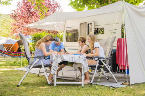 Spacieux camping en Dordogne