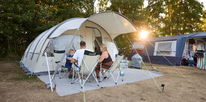 RCN-de-Schotsman-Veerse-Meer-Zeeland-gezin-voor-tent