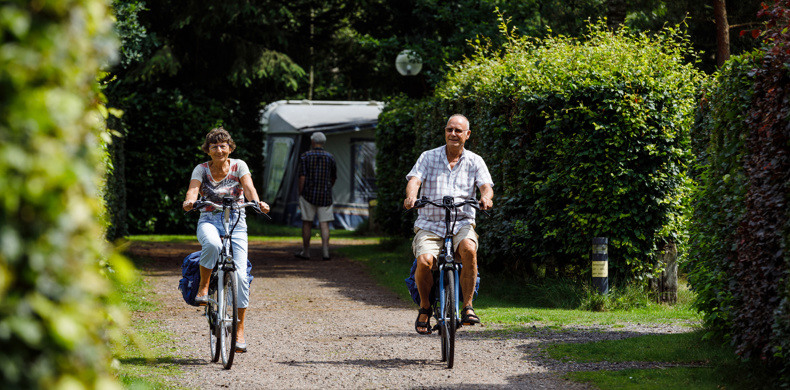 RCN-de-Jagerstee-fietsers-op-camping