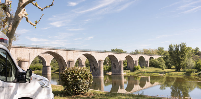 RCN-la-Bastide-en-Ardèche-camping-Ardeche-kampeerplaats-met-rivierzicht (3)