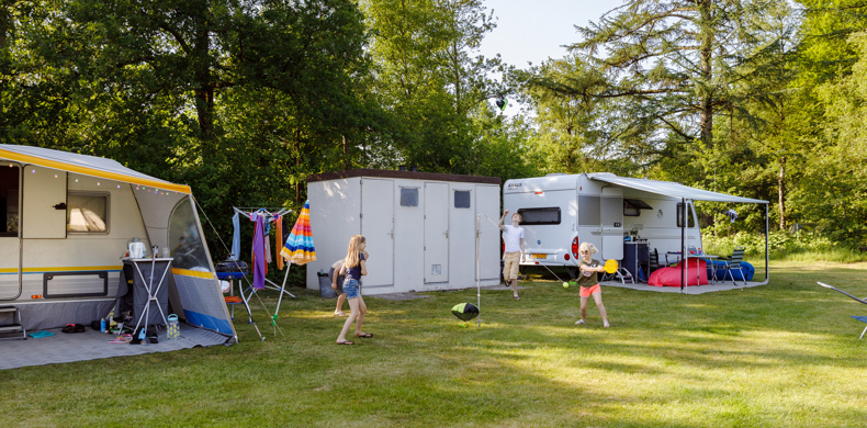 RCN-vakantiepark-de-Roggeberg-kampeerplaats-met-prive-sanitair RCN-vakantiepark-de-Roggeberg-kampeerplaats-met-prive-sanitair