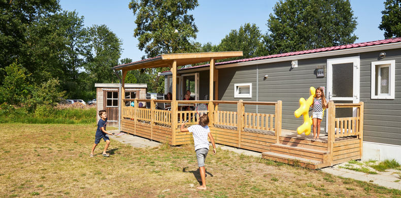 RCN-Zeewolde-vakantiepark-aan-het-water-zuiderzee-chalet-kinderen RCN-Zeewolde-vakantiepark-aan-het-water-zuiderzee-chalet-kinderen